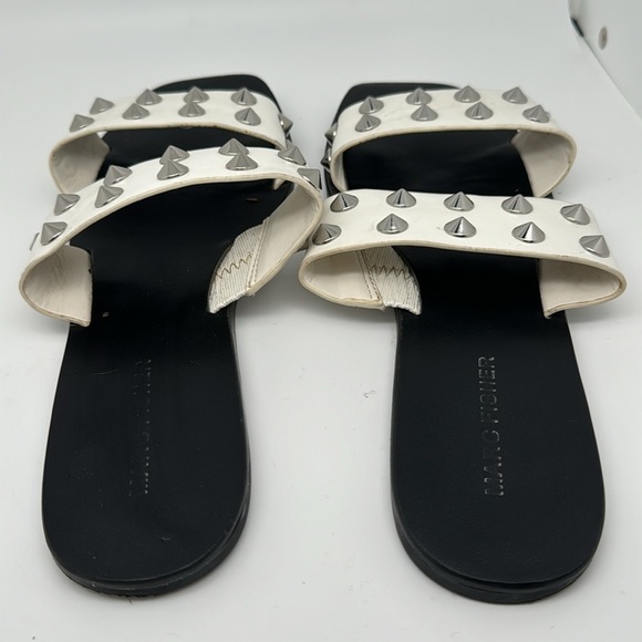 Marc Fisher Bolive White Silver Studded Flat Slip on Sandals Size 8M - Picture 5 of 9